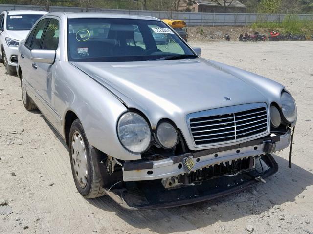 WDBJF65F7WA649539 - 1998 MERCEDES-BENZ E 320 SILVER photo 1