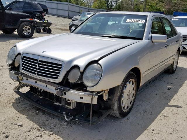 WDBJF65F7WA649539 - 1998 MERCEDES-BENZ E 320 SILVER photo 2