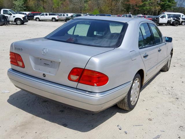 WDBJF65F7WA649539 - 1998 MERCEDES-BENZ E 320 SILVER photo 4