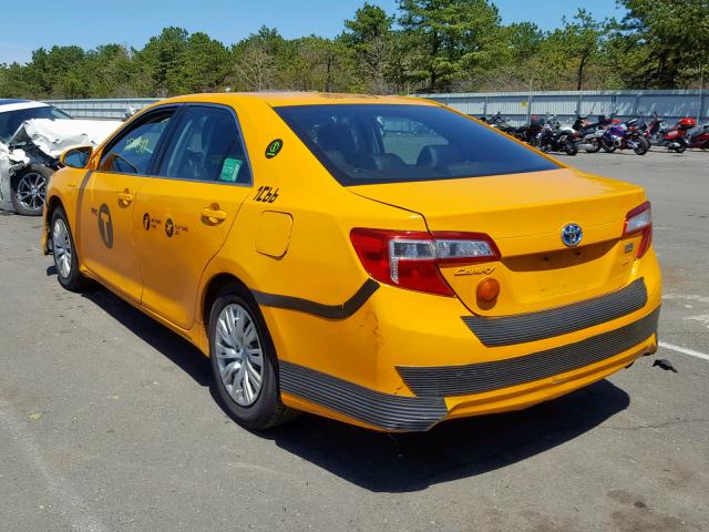 4T1BD1FK9CU050349 - 2012 TOYOTA CAMRY HYBR YELLOW photo 3