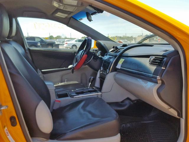 4T1BD1FK9CU050349 - 2012 TOYOTA CAMRY HYBR YELLOW photo 5