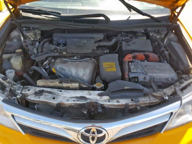 4T1BD1FK9CU050349 - 2012 TOYOTA CAMRY HYBR YELLOW photo 7