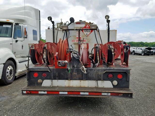 2NPNHD7X73M811643 - 2003 PETERBILT 330 RED photo 6