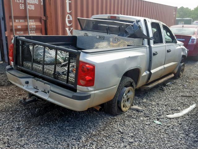 1D7HE48K38S504128 - 2008 DODGE DAKOTA QUA GRAY photo 4