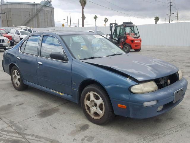 1N4BU31F9PC178148 - 1993 NISSAN ALTIMA XE GREEN photo 1