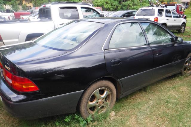 JT8BF22G7V0023312 - 1997 LEXUS ES 300 BLACK photo 4