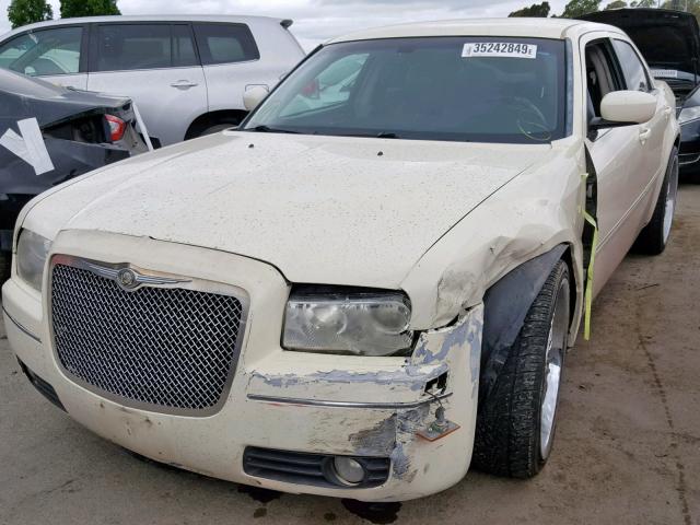 2C3KA53G87H628149 - 2007 CHRYSLER 300 TOURIN CREAM photo 2