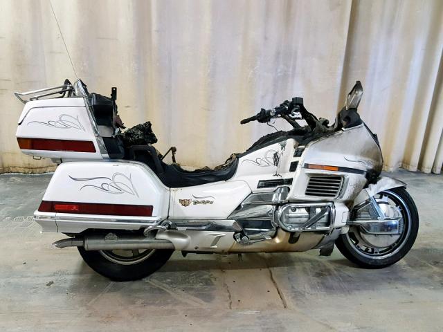 1HFSC2200VA901143 - 1997 HONDA GL1500 A/2 WHITE photo 10