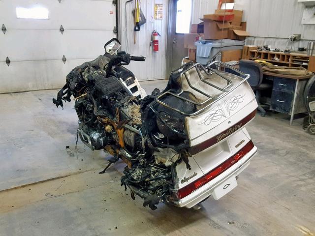 1HFSC2200VA901143 - 1997 HONDA GL1500 A/2 WHITE photo 3