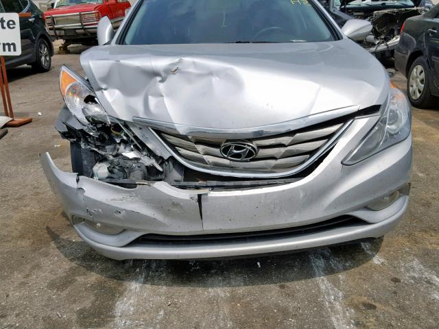 5NPEC4AC9DH627303 - 2013 HYUNDAI SONATA SE SILVER photo 9