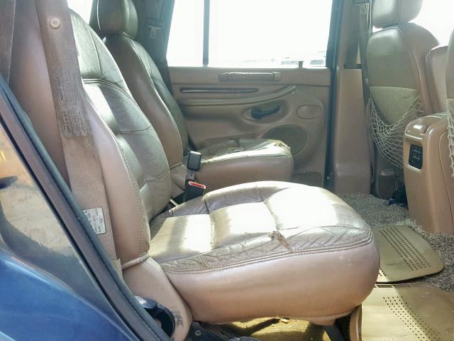 5LMRU27L0WLJ53923 - 1998 LINCOLN NAVIGATOR 双色 照片 6