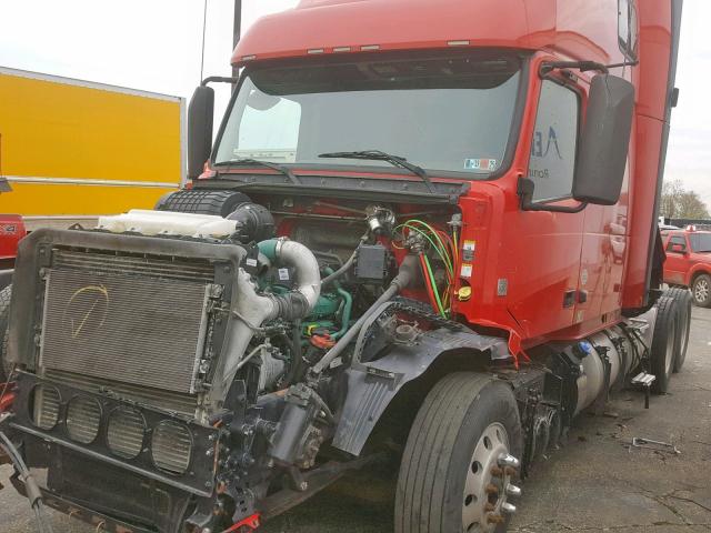 4V4NC9EG3CN560680 - 2012 VOLVO VN VNL RED photo 2