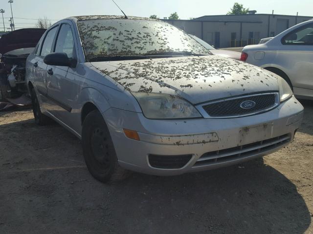 1FAFP34N75W108736 - 2005 FORD FOCUS ZX4 GRAY photo 1