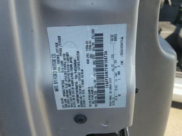 1FAFP34N75W108736 - 2005 FORD FOCUS ZX4 GRAY photo 10
