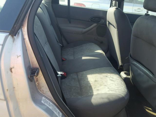 1FAFP34N75W108736 - 2005 FORD FOCUS ZX4 GRAY photo 6