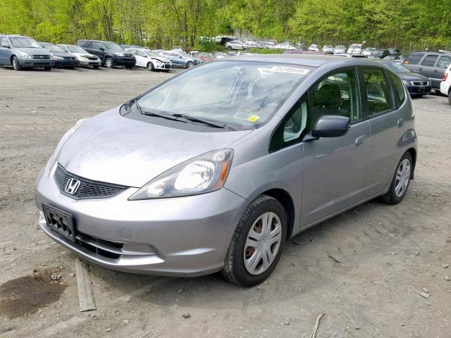 JHMGE88209S048327 - 2009 HONDA FIT GRAY photo 2