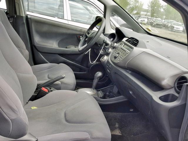 JHMGE88209S048327 - 2009 HONDA FIT GRAY photo 5