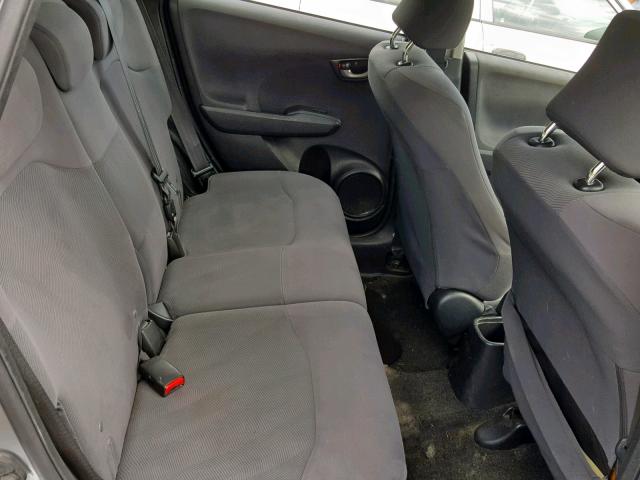 JHMGE88209S048327 - 2009 HONDA FIT GRAY photo 6