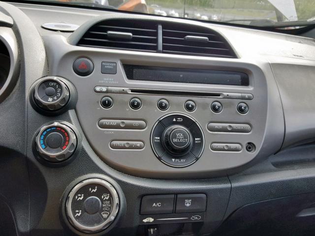 JHMGE88209S048327 - 2009 HONDA FIT GRAY photo 9