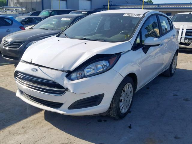 3FADP4TJ4GM172375 - 2016 FORD FIESTA S WHITE photo 2