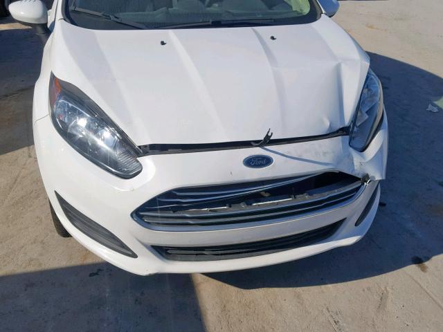 3FADP4TJ4GM172375 - 2016 FORD FIESTA S WHITE photo 9