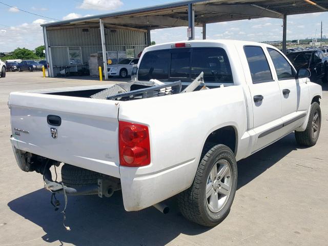 1D7HE48K67S218269 - 2007 DODGE DAKOTA QUA WHITE photo 4