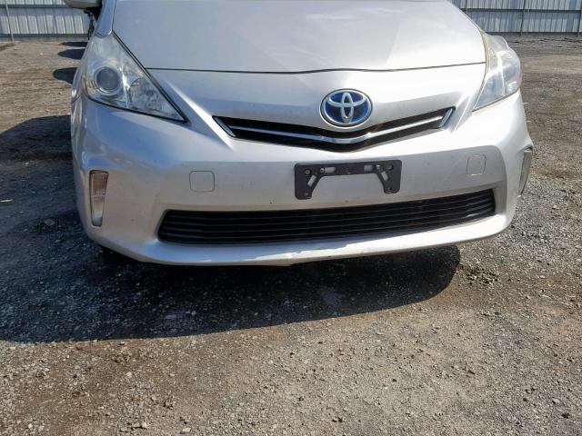 JTDZN3EU8D3251309 - 2013 TOYOTA PRIUS V SILVER photo 9