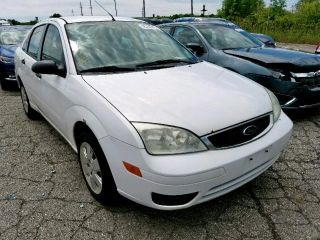 1FAHP34N97W359639 - 2007 FORD FOCUS ZX4 WHITE photo 1