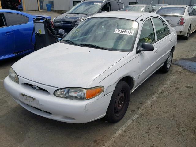 3FAFP13P62R162261 - 2002 FORD ESCORT WHITE photo 2