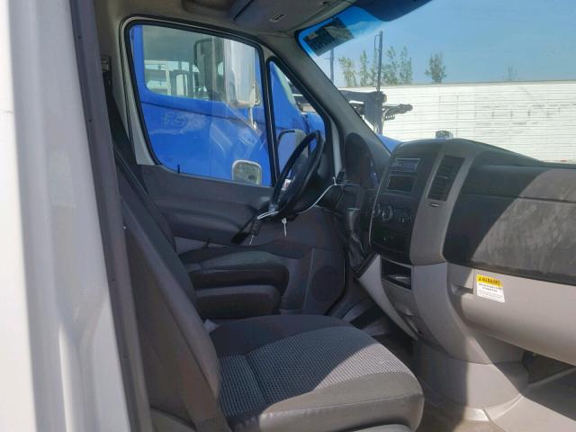 WDAPF4CC3B9474858 - 2011 MERCEDES-BENZ SPRINTER 3 WHITE photo 5