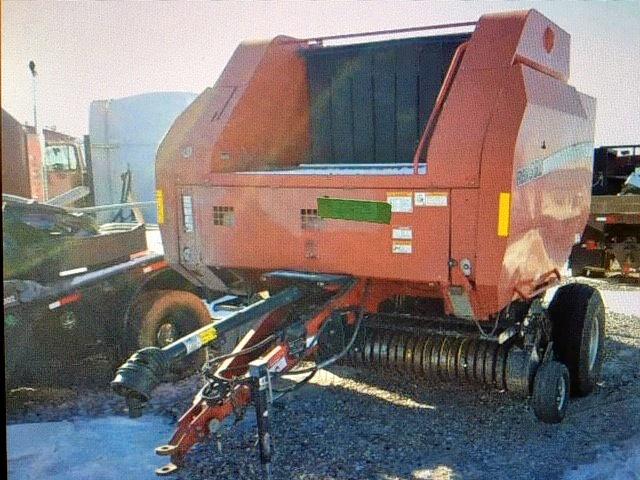 HBJ0007630 - 2004 CASE HAY BALER RED photo 2