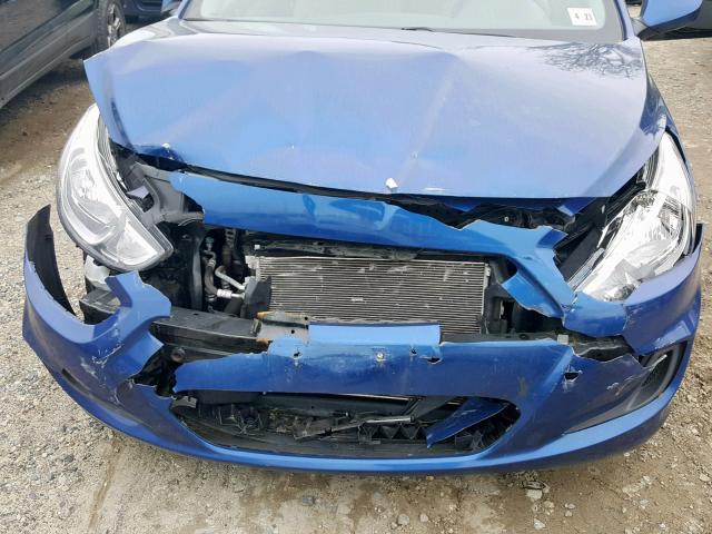 KMHCT4AE5GU033211 - 2016 HYUNDAI ACCENT SE BLUE photo 7