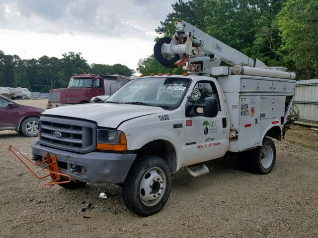 1FDAF56F5YEA70891 - 2000 FORD F550 SUPER WHITE photo 2