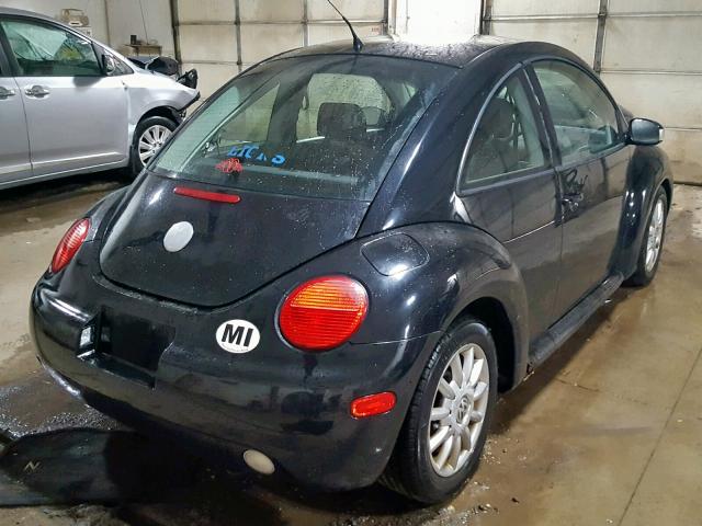 3VWCR31C84M420151 - 2004 VOLKSWAGEN NEW BEETLE შავი ფოტო 4