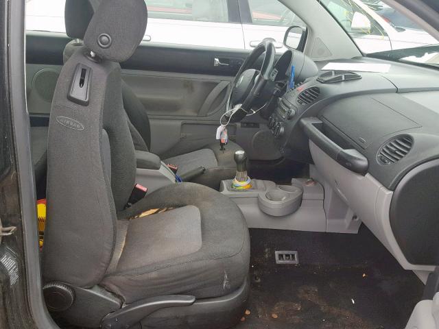 3VWCR31C84M420151 - 2004 VOLKSWAGEN NEW BEETLE შავი ფოტო 5