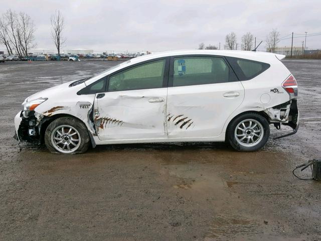 JTDZN3EU2JJ074716 - 2018 TOYOTA PRIUS V WHITE photo 9