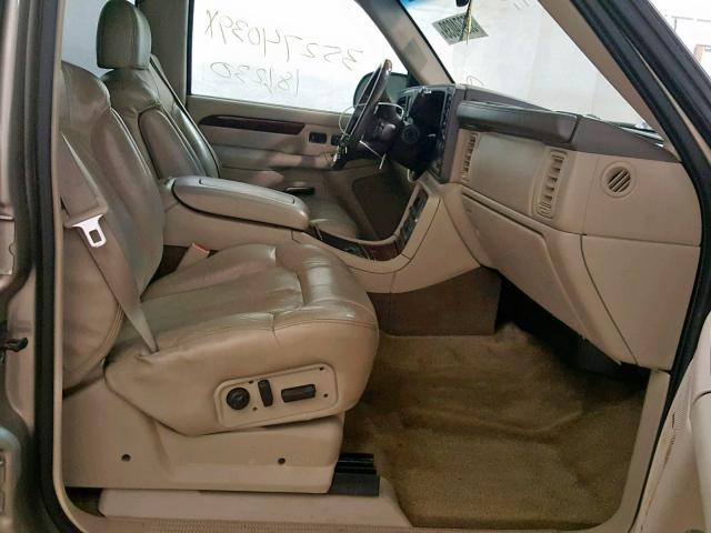 1GYEK63N52R318067 - 2002 CADILLAC ESCALADE L BEIGE photo 5