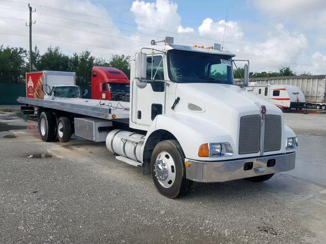 2NKMHZ7X76M128411 - 2006 KENWORTH CONSTRUCTI WHITE photo 1