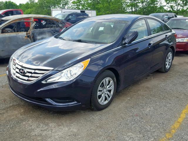 5NPEB4AC2BH117245 - 2011 HYUNDAI SONATA GLS BLUE photo 2