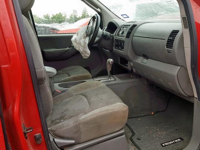 1N6AD07U28C428497 - 2008 NISSAN FRONTIER C RED photo 5