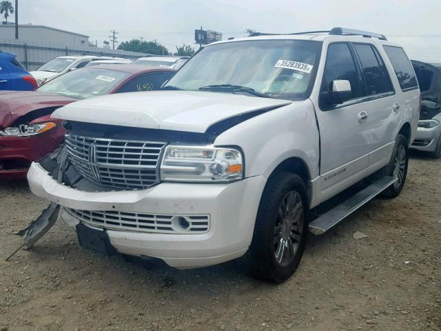 5LMJJ2H5XAEJ01153 - 2010 LINCOLN NAVIGATOR WHITE photo 2