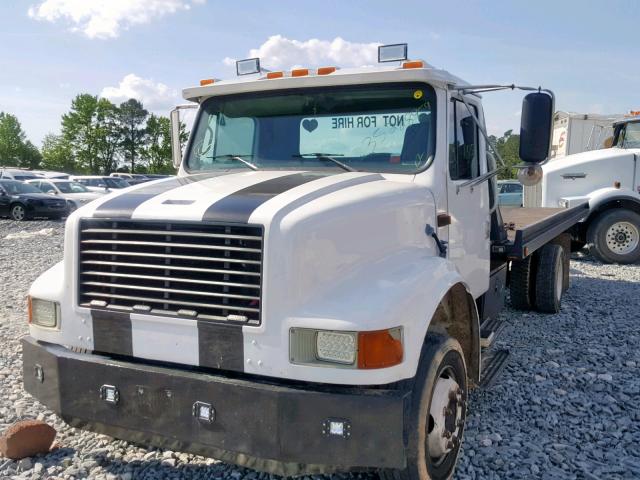 1HTSCABM7WH489483 - 1998 INTERNATIONAL 4000 4700 WHITE photo 2