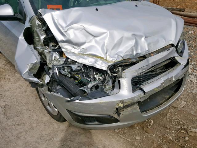 1G1JA5SH4D4253900 - 2013 CHEVROLET SONIC LS SILVER photo 9