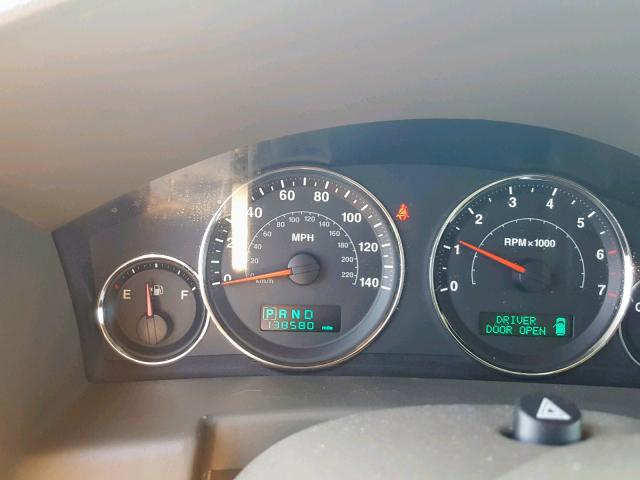 1J8HG58P37C672505 - 2007 JEEP COMMANDER BLACK photo 8