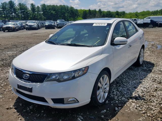 KNAFW4A36C5549702 - 2012 KIA FORTE SX WHITE photo 9