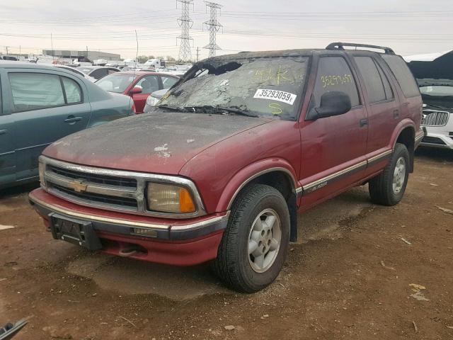 1GNDT13W9VK231075 - 1997 CHEVROLET BLAZER BURGUNDY photo 2