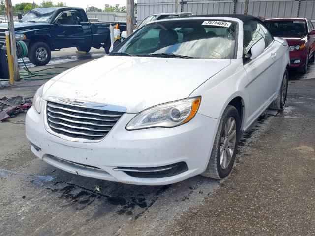 1C3BCBEB3DN512077 - 2013 CHRYSLER 200 TOURIN WHITE photo 2