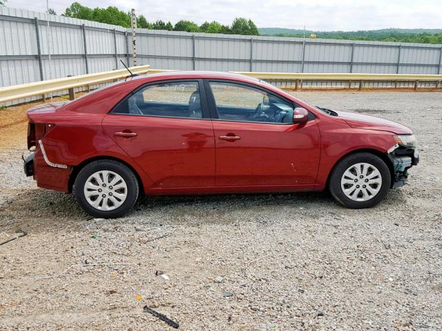 KNAFU4A28A5859926 - 2010 KIA FORTE EX RED photo 9