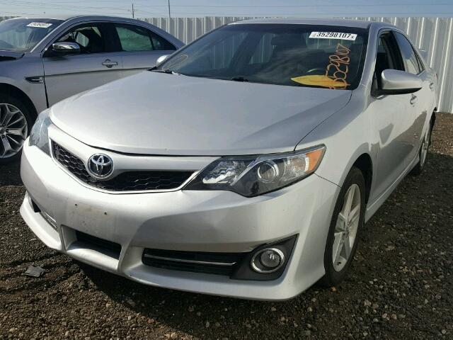 4T1BF1FK8CU175353 - 2012 TOYOTA CAMRY SILVER photo 2