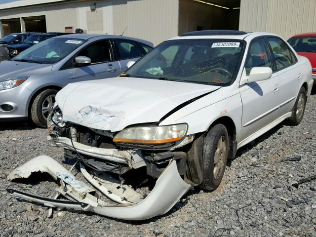 1HGCG165X2A073523 - 2002 HONDA ACCORD EX WHITE photo 2